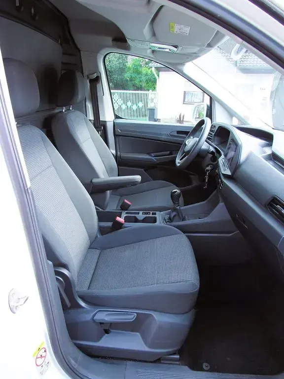 Gebraucht VW Caddy R 75 PS (55 kW) 2021 Weiß Van / Kleinbus