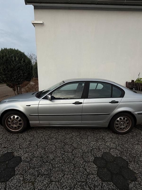 Gebraucht BMW 318 143 PS (105 kW) 2002 Silber Limousine