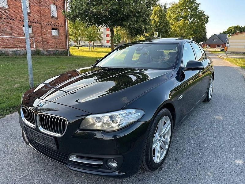Blau Gebraucht 2015 BMW 525 Sport Line Limousine | 13.990 € (Fairer Preis) - Bild 1/4