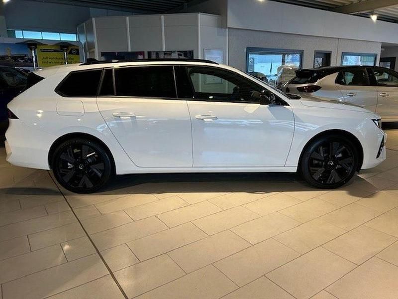 Neu Opel Astra 114 kW (156 PS) 2025 Arktis weiss Kombi