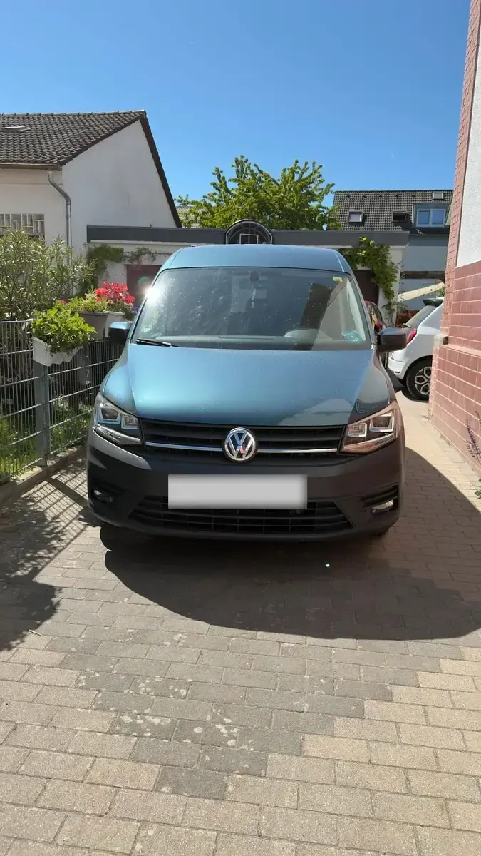 Usata VW Caddy 75 CV (55 kW) 2018 Verde Monovolume