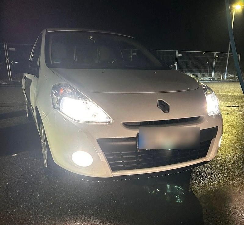 Gebraucht Renault Clio III 75 PS (55 kW) 2009 Weiß Kleinwagen