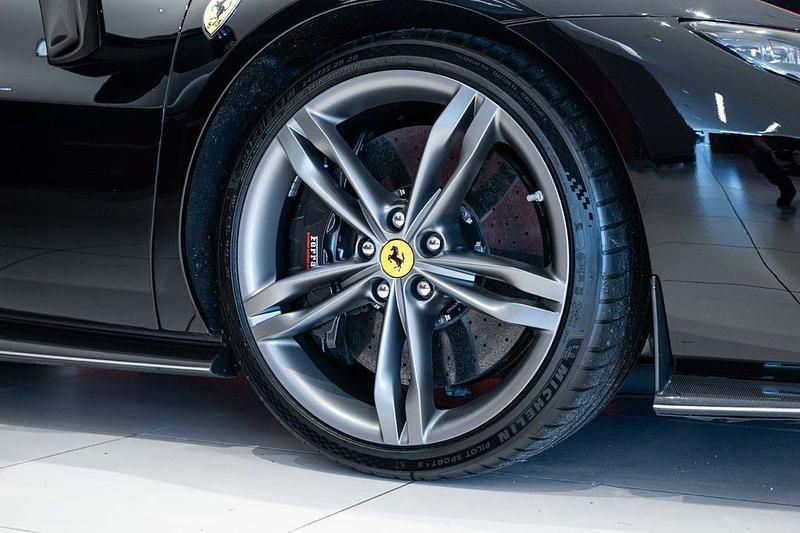 Second-hand Ferrari 296 829 CP (609 kW) 2022 Negru