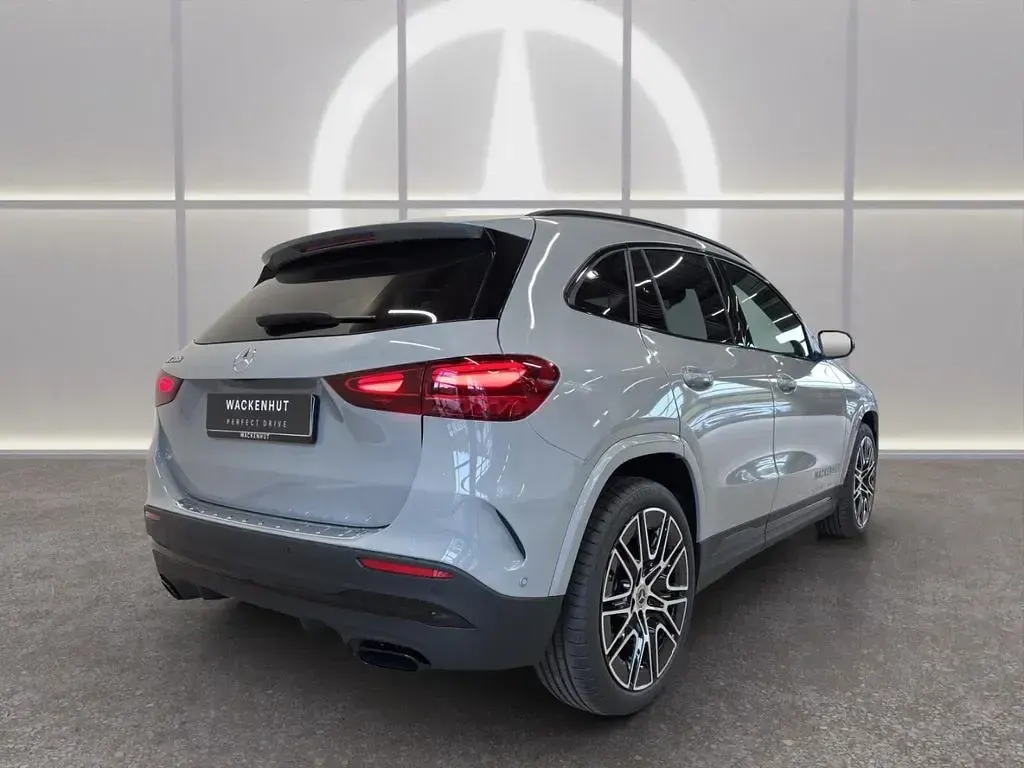 Gebraucht Mercedes GLA200 Advanced Plus 163 PS (119 kW) 2026 Grau SUV