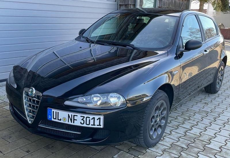 Gebraucht Alfa Romeo 147 105 PS (77 kW) 2009 Schwarz Kleinwagen