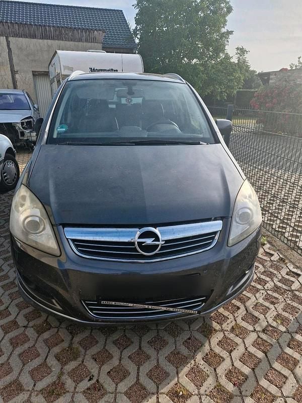 Grau Gebraucht 2010 Opel Zafira OPC Van / Kleinbus | 3.100 € (Fairer Preis) - Bild 1/4