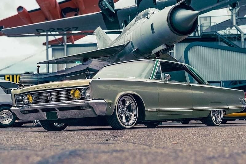 Grün Gebraucht 1966 Chrysler Newport Coupé | 26.999 € - Bild 1/4