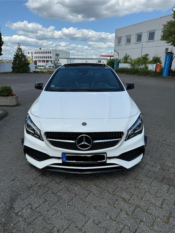 Weiß Gebraucht 2018 Mercedes CLA250 Limousine | 25.249 € (Fairer Preis) - Bild 1/4