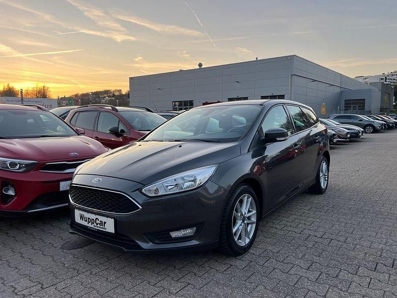 Gebraucht Ford Focus Business Edition 125 PS (91 kW) 2017 Grau Limousine