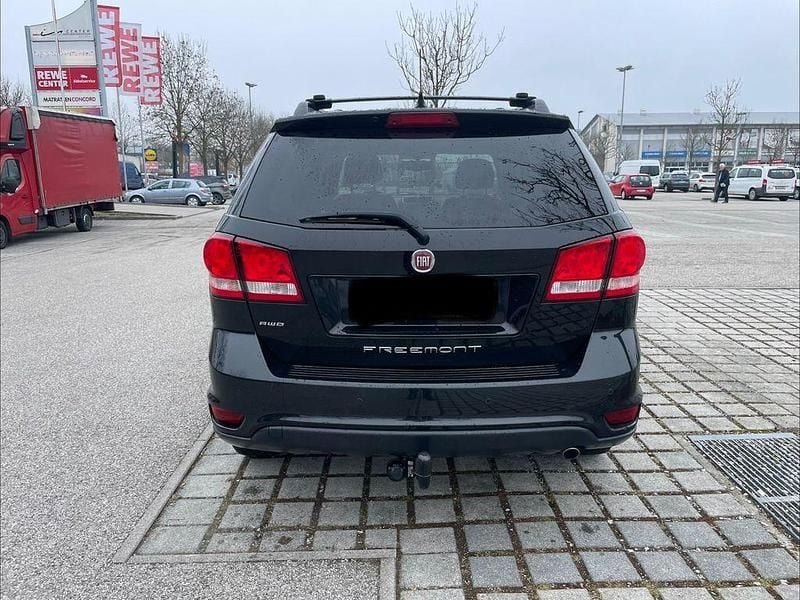Gebraucht Fiat Freemont 170 PS (125 kW) 2014 Schwarz SUV