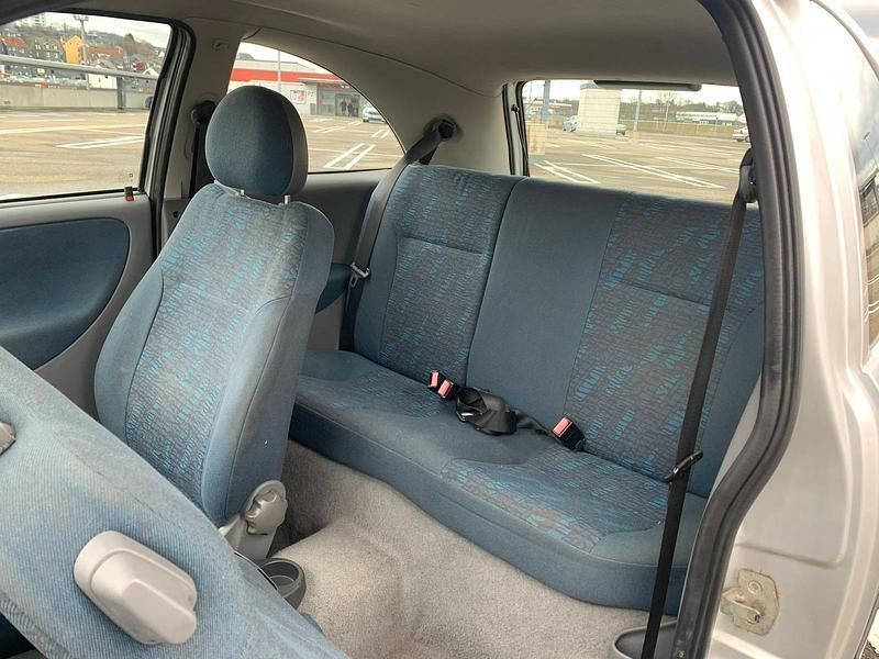 Gebraucht Opel Corsa 56 PS (41 kW) 2001 Silber Kleinwagen