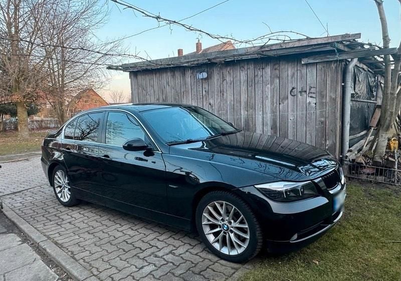 Second-hand BMW 325 197 CP (144 kW) 2008 Negru Berlinǎ