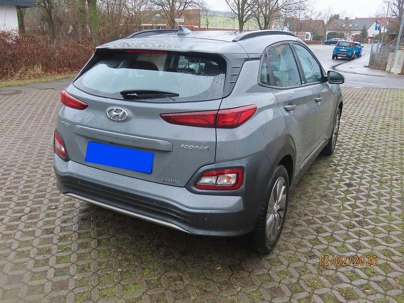 Gebraucht Hyundai Kona Trend 100 kW (136 PS) 2020 Grau SUV