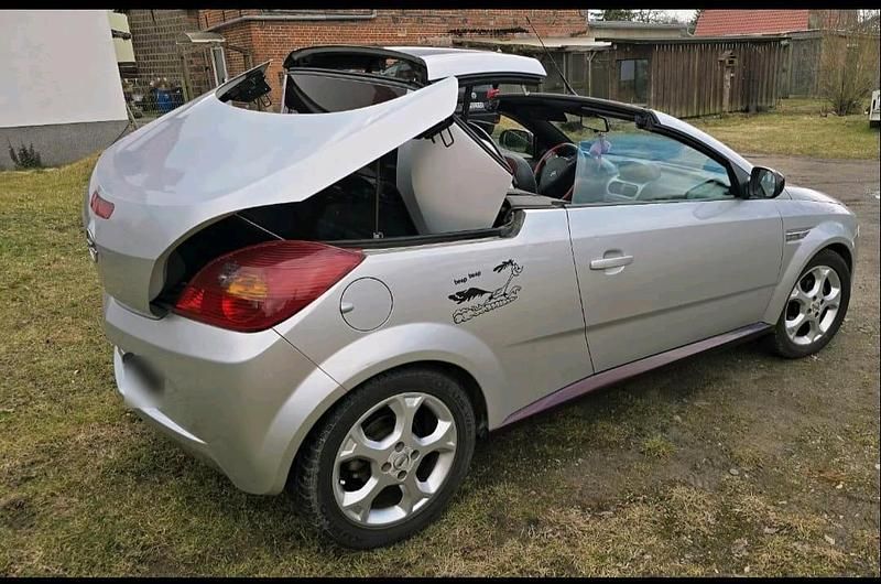 Gebraucht Opel Tigra 125 PS (91 kW) 2006 Silber Cabrio