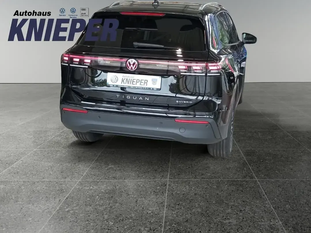 Neu VW Tiguan Life 204 PS (150 kW) 2025 Grenadillschwarz metallic SUV