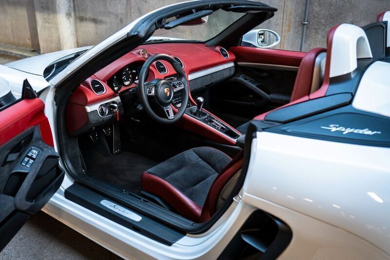 Weiß Gebraucht 2020 Porsche 718 Boxster Cabrio | 87.490 € (Guter Preis) - Bild 1/4