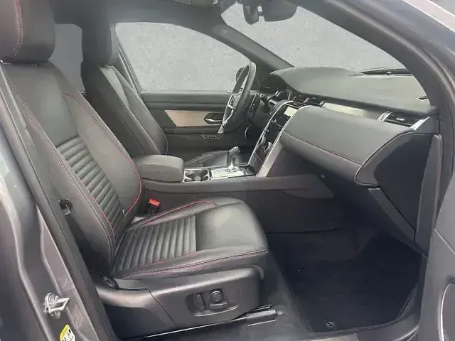 Gebraucht Land Rover Discovery Sport SE Dynamic 250 PS (183 kW) 2023 Eiger grey SUV