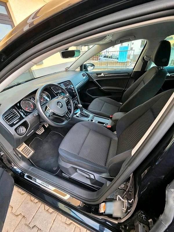 Second-hand VW Golf VII United 150 CP (110 kW) 2020 Negru Break