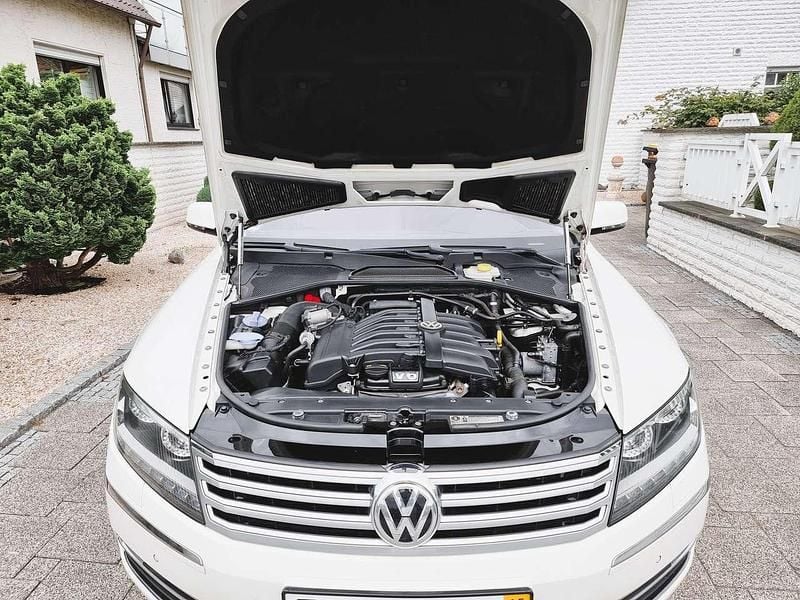 Gebraucht VW Phaeton 280 PS (205 kW) 2014 Weiß Limousine