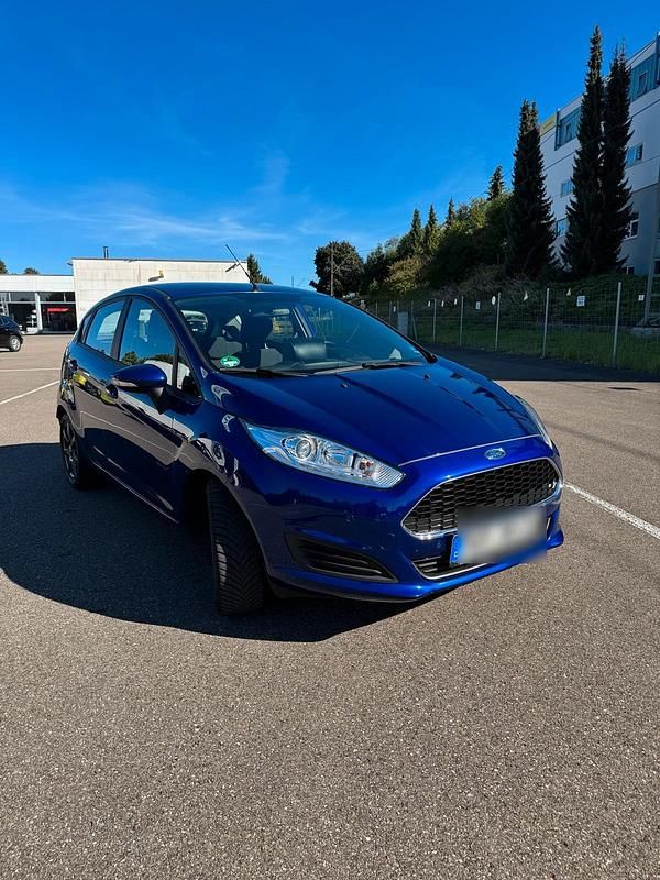 Gebraucht Ford Fiesta Trend 75 PS (55 kW) 2016 Blau Kleinwagen