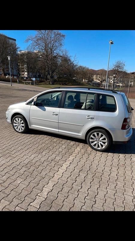 Gebraucht VW Touran 105 PS (77 kW) 2008 Silber Van / Kleinbus