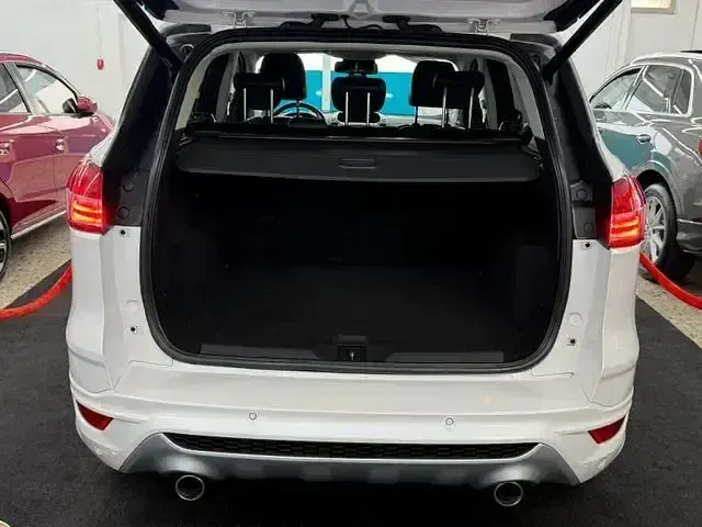 Gebraucht Ford Kuga Individual 163 PS (119 kW) 2014 Weiß SUV