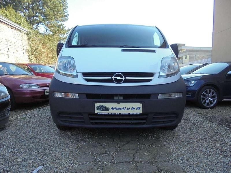 Gebraucht Opel Vivaro 101 PS (74 kW) 2005 Casabl/arctic/eisweiss/kaolin Van / Kleinbus