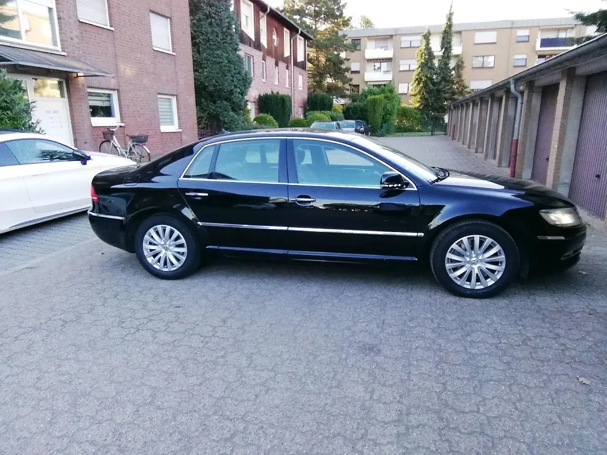 Gebraucht VW Phaeton 239 PS (175 kW) 2011 Schwarz Limousine