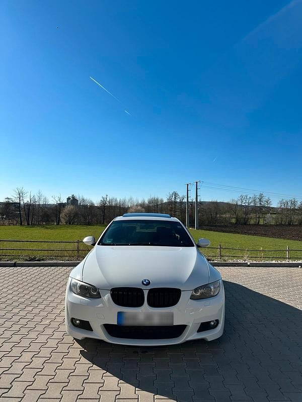 Gebraucht BMW 320 M Sport 177 PS (130 kW) 2008 Weiß Coupé