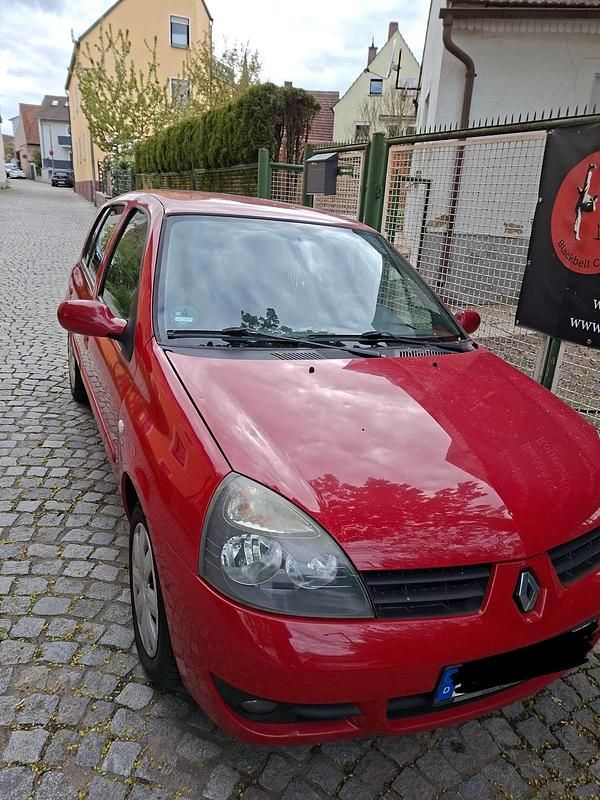 Second-hand Renault Clio II 2008 Roșu Hatchback