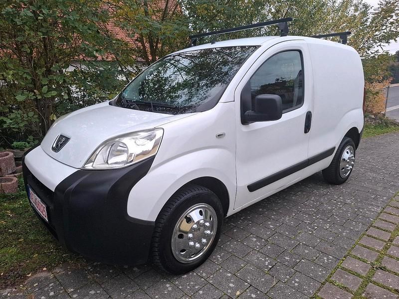 Weiß Gebraucht 2010 Peugeot Bipper Van / Kleinbus | 2.999 € (Fairer Preis) - Bild 1/4