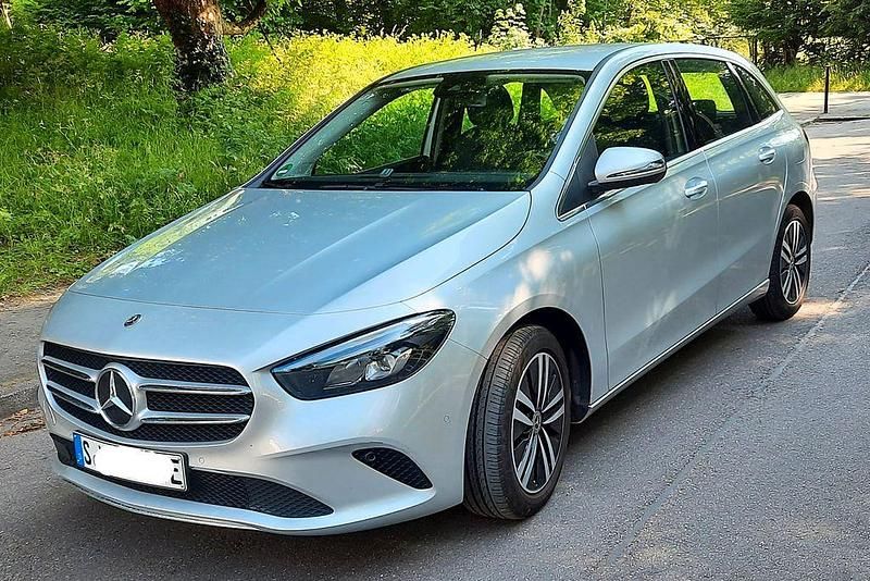 Silber Gebraucht 2022 Mercedes B250e Progressive Van / Kleinbus | 25.400 € (Fairer Preis) - Bild 1/4
