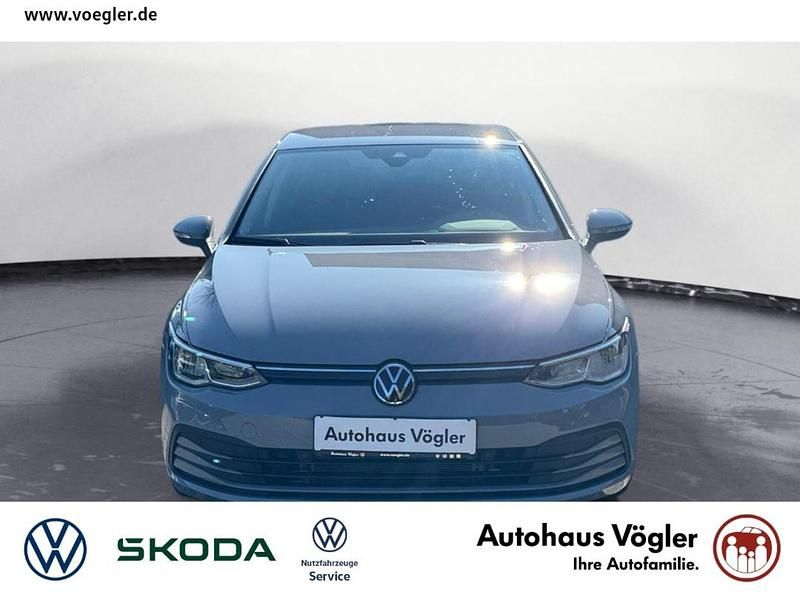 Gebraucht VW Golf VIII Life 110 PS (80 kW) 2024 Grau Limousine
