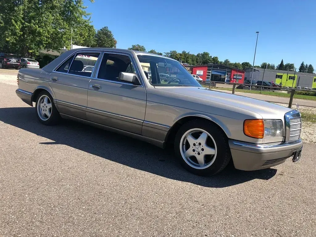 Gebraucht Mercedes 300 SE 188 PS (138 kW) 1985 Gold Limousine