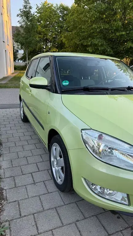 Gebraucht Skoda Fabia Ambition 86 PS (63 kW) 2013 Grün Limousine
