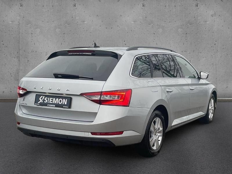 Gebraucht Skoda Superb Ambition 150 PS (110 kW) 2022 Silber Kombi
