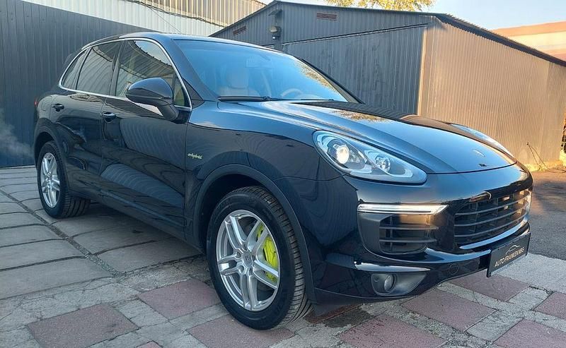 Schwarz Gebraucht 2015 Porsche Cayenne S E-Hybrid SUV | 33.900 € (Teuer) - Bild 1/4