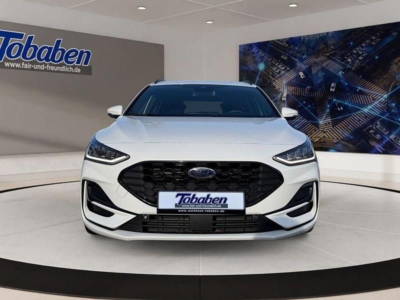Gebraucht Ford Focus ST-Line 155 PS (114 kW) 2024 Weiß Limousine