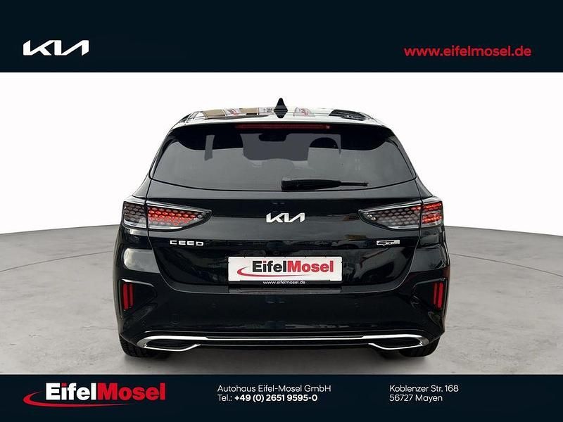Neu Kia Ceed GT GT-Line 140 PS (102 kW) 2025 Schwarz Limousine