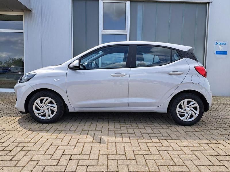 Gebraucht Hyundai i10 63 PS (46 kW) 2025 Grau Kleinwagen