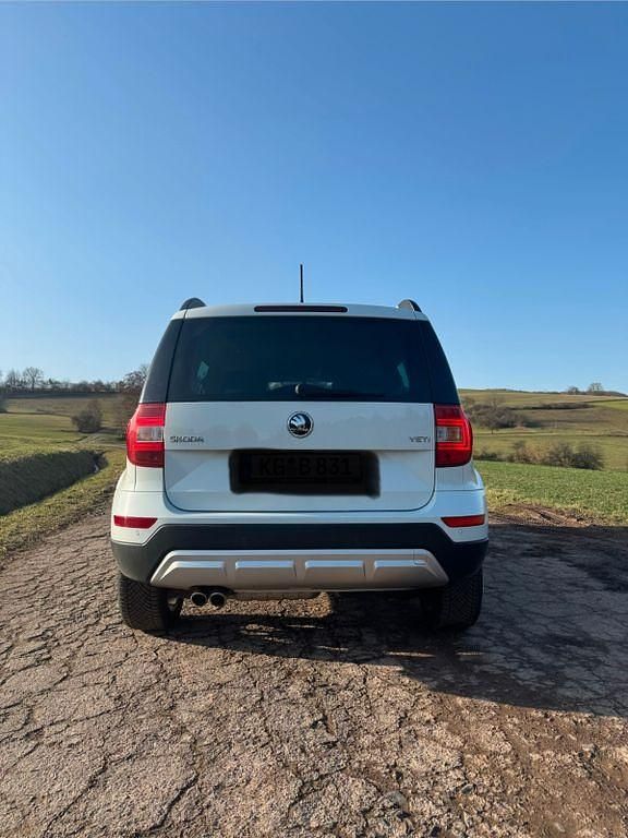 Gebraucht Skoda Yeti Ambition 150 PS (110 kW) 2016 Weiß SUV