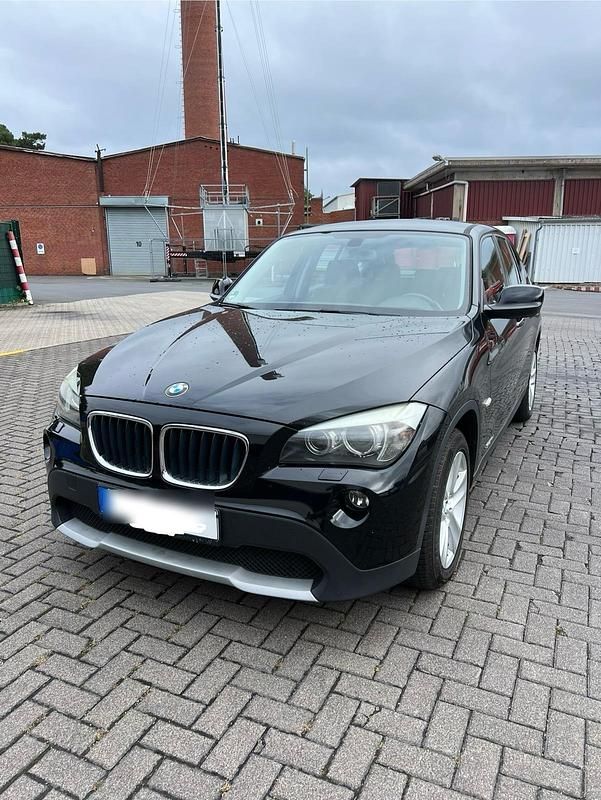 Schwarz Gebraucht 2010 BMW X1 SUV | 5.890 € (Guter Preis) - Bild 1/4