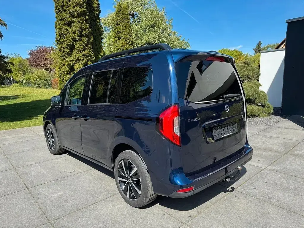 Gebraucht Mercedes 180 Edition 116 PS (85 kW) 2024 Blau Limousine