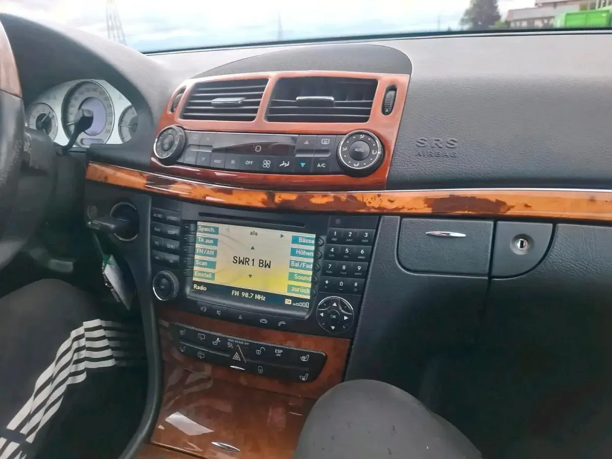 Gebraucht Mercedes E320 224 PS (164 kW) 2006 Schwarz Kombi