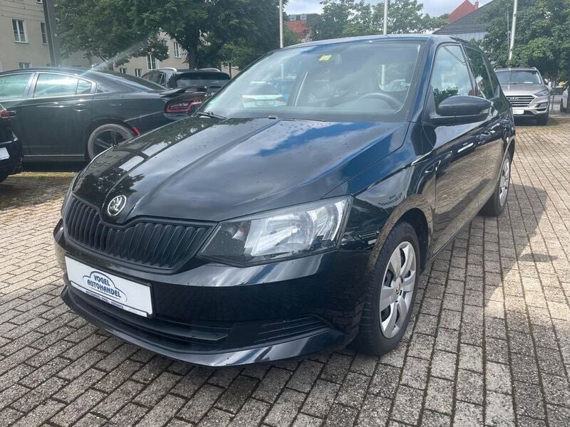 Schwarz Gebraucht 2016 Skoda Fabia Limousine | 9.900 € (Guter Preis) - Bild 1/4