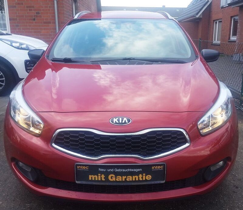 Rot Gebraucht 2015 Kia Ceed Attract Kombi | 6.990 € (Fairer Preis) - Bild 1/4