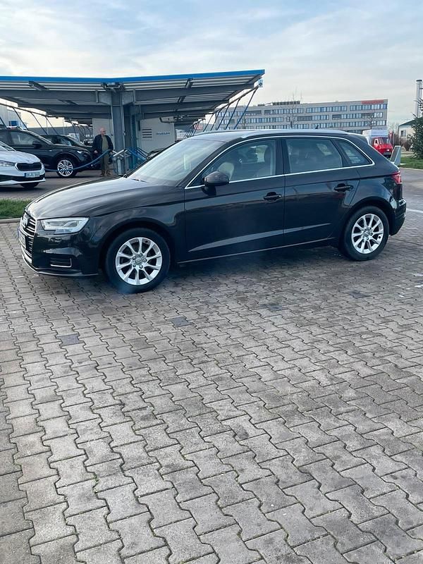 Gebraucht Audi A3 Design 116 PS (85 kW) 2017 Andere farben Kombi