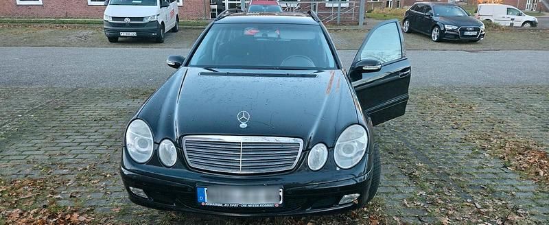 Schwarz Gebraucht 2004 Mercedes E200 Kombi | 3.900 € (Guter Preis) - Bild 1/4