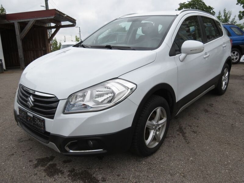 Weiß Gebraucht 2015 Suzuki SX4 S-Cross SUV | 8.900 € (Fairer Preis) - Bild 1/4