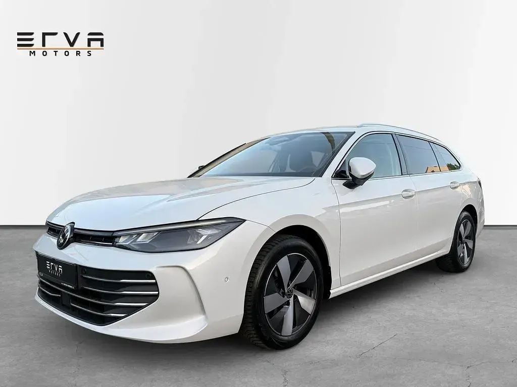 Gebraucht VW Passat Business 150 PS (110 kW) 2024 Oryxweiss Kombi